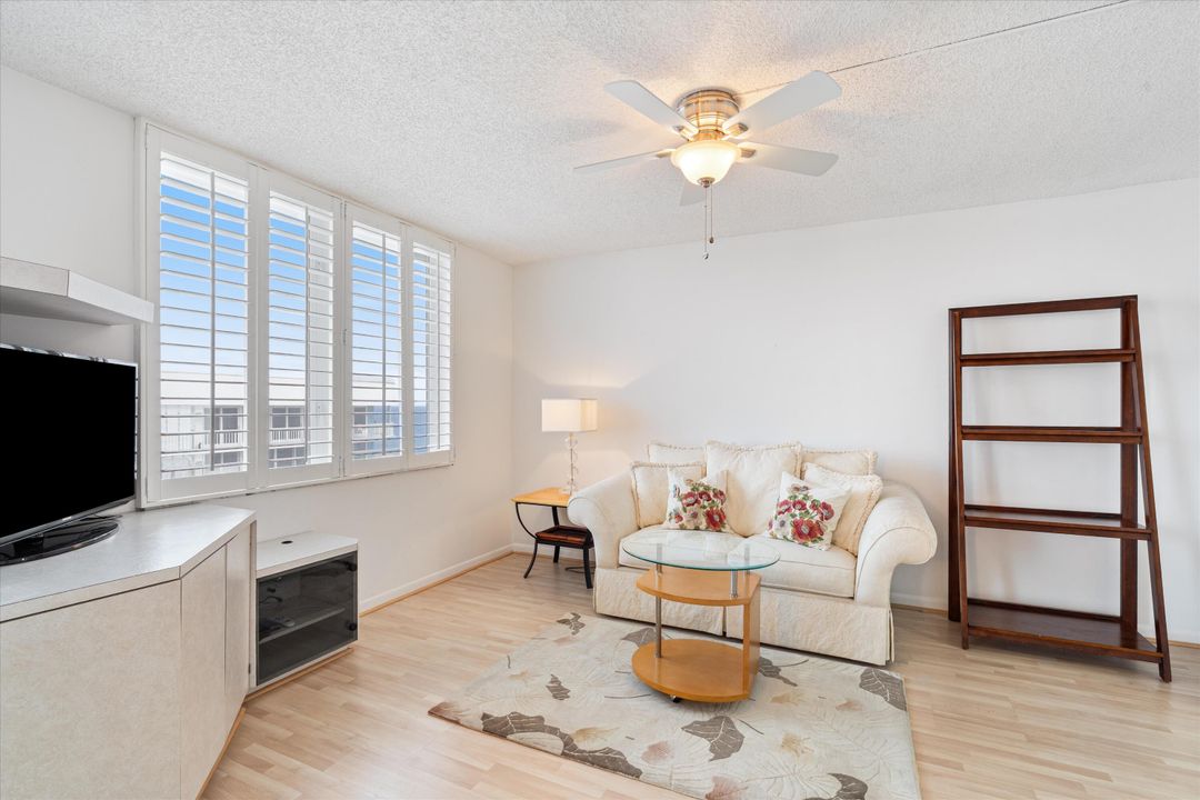 For Sale: $539,000 (2 beds, 2 baths, 1050 Square Feet)