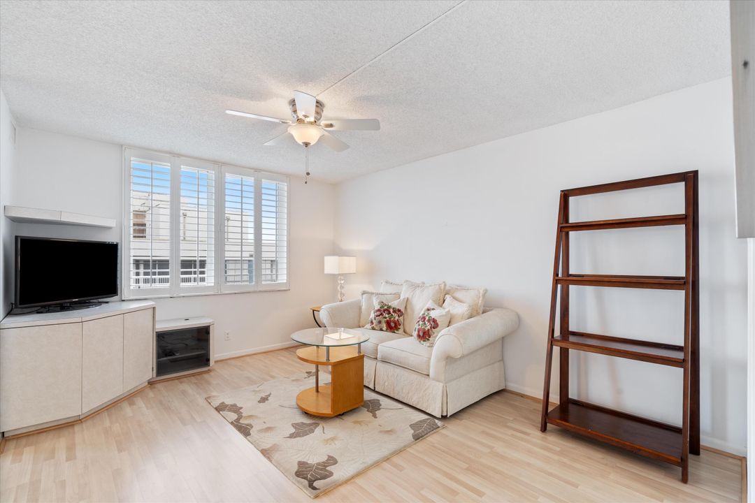 For Sale: $539,000 (2 beds, 2 baths, 1050 Square Feet)