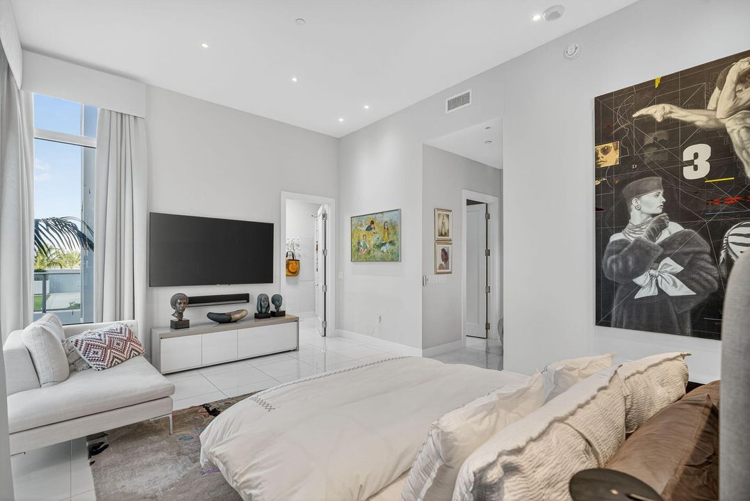 For Sale: $3,250,000 (3 beds, 4 baths, 2445 Square Feet)