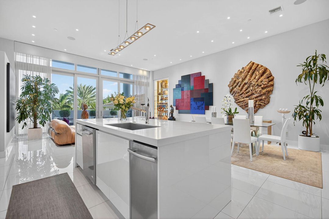 For Sale: $3,250,000 (3 beds, 4 baths, 2445 Square Feet)