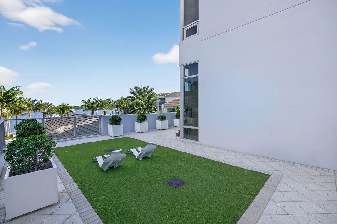 For Sale: $3,250,000 (3 beds, 4 baths, 2445 Square Feet)