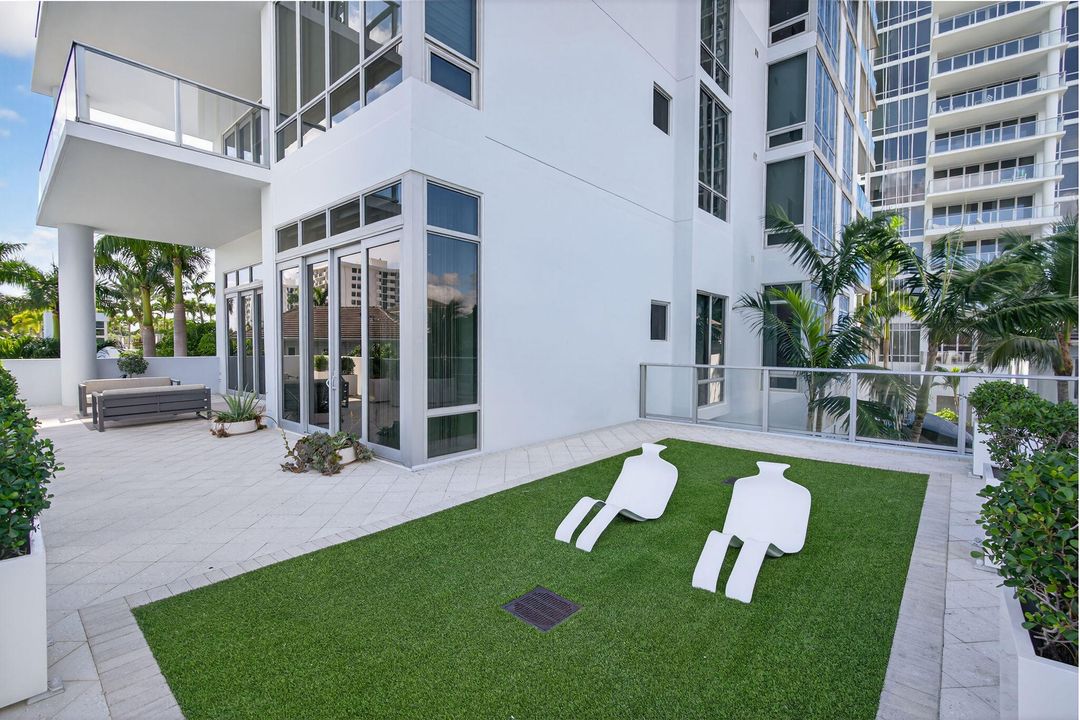 For Sale: $3,250,000 (3 beds, 4 baths, 2445 Square Feet)