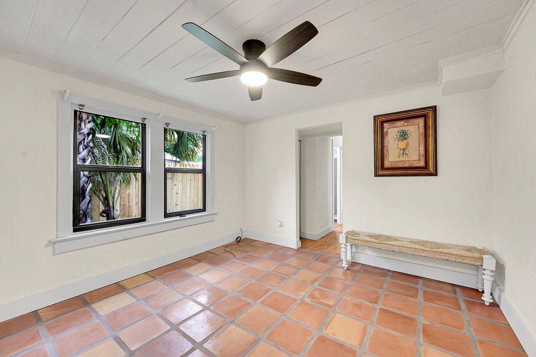 Active With Contract: $549,900 (2 beds, 2 baths, 1100 Square Feet)