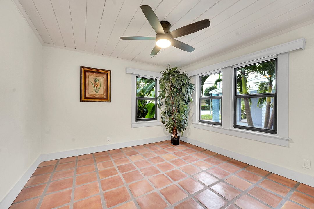 Active With Contract: $549,900 (2 beds, 2 baths, 1100 Square Feet)