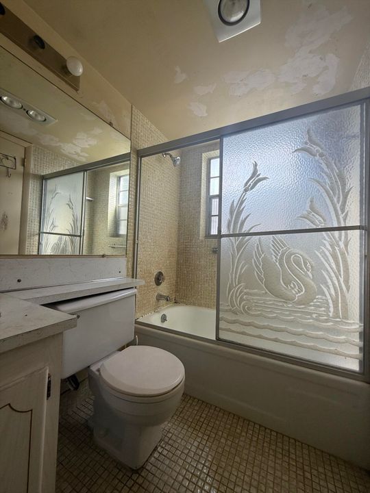 待售: $54,999 (1 贝兹, 1 浴室, 702 平方英尺)