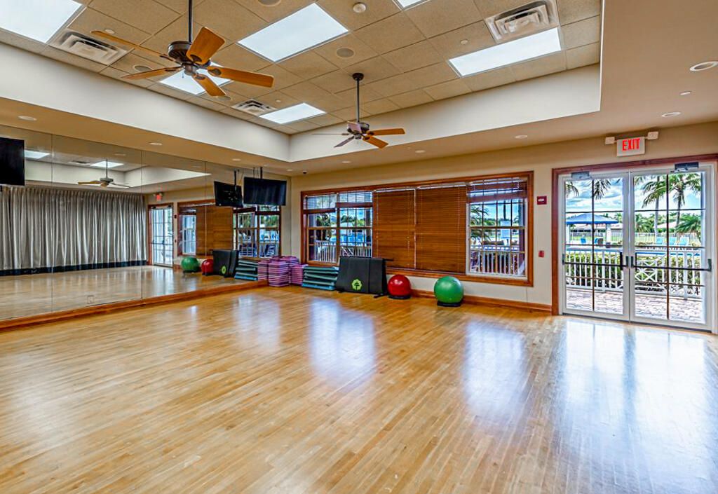 На продажу: $335,000 (3 спален, 2 ванн, 1259 Квадратных фут)