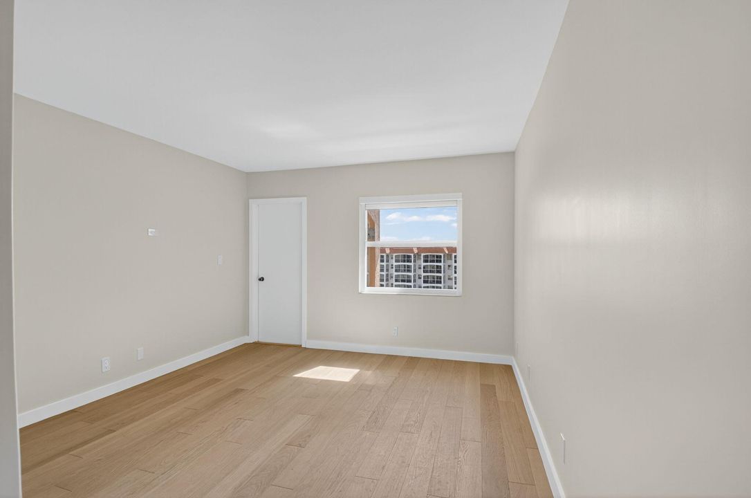 Active With Contract: $449,000 (1 beds, 2 baths, 793 Square Feet)