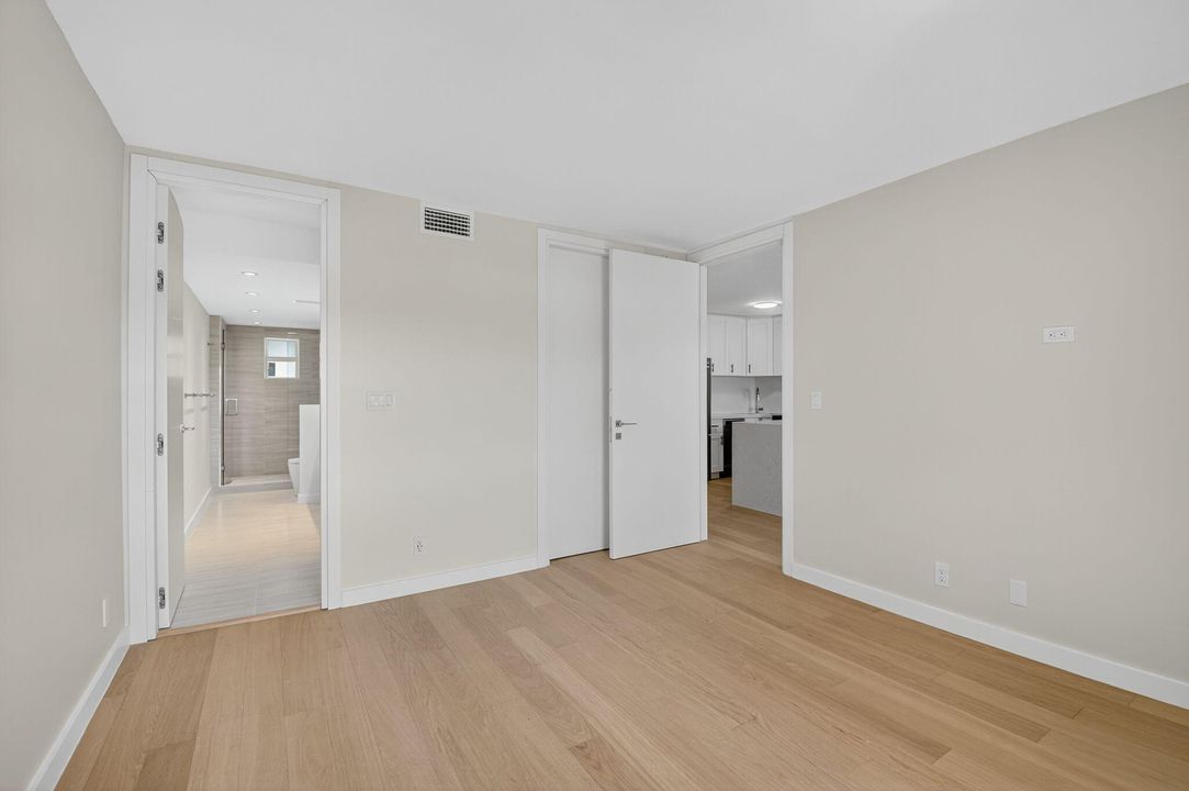 Active With Contract: $449,000 (1 beds, 2 baths, 793 Square Feet)