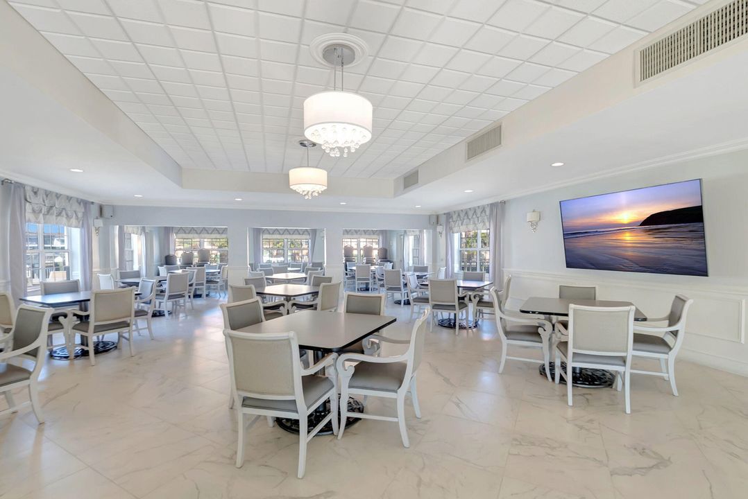 Active With Contract: $449,000 (1 beds, 2 baths, 793 Square Feet)