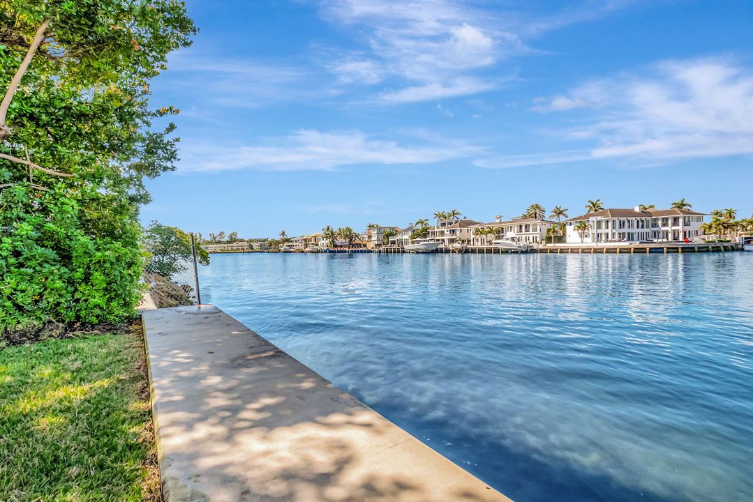 Active With Contract: $449,000 (1 beds, 2 baths, 793 Square Feet)