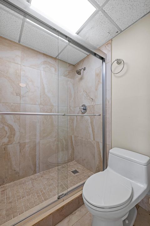 For Rent: $2,000 (2 beds, 2 baths, 847 Square Feet)