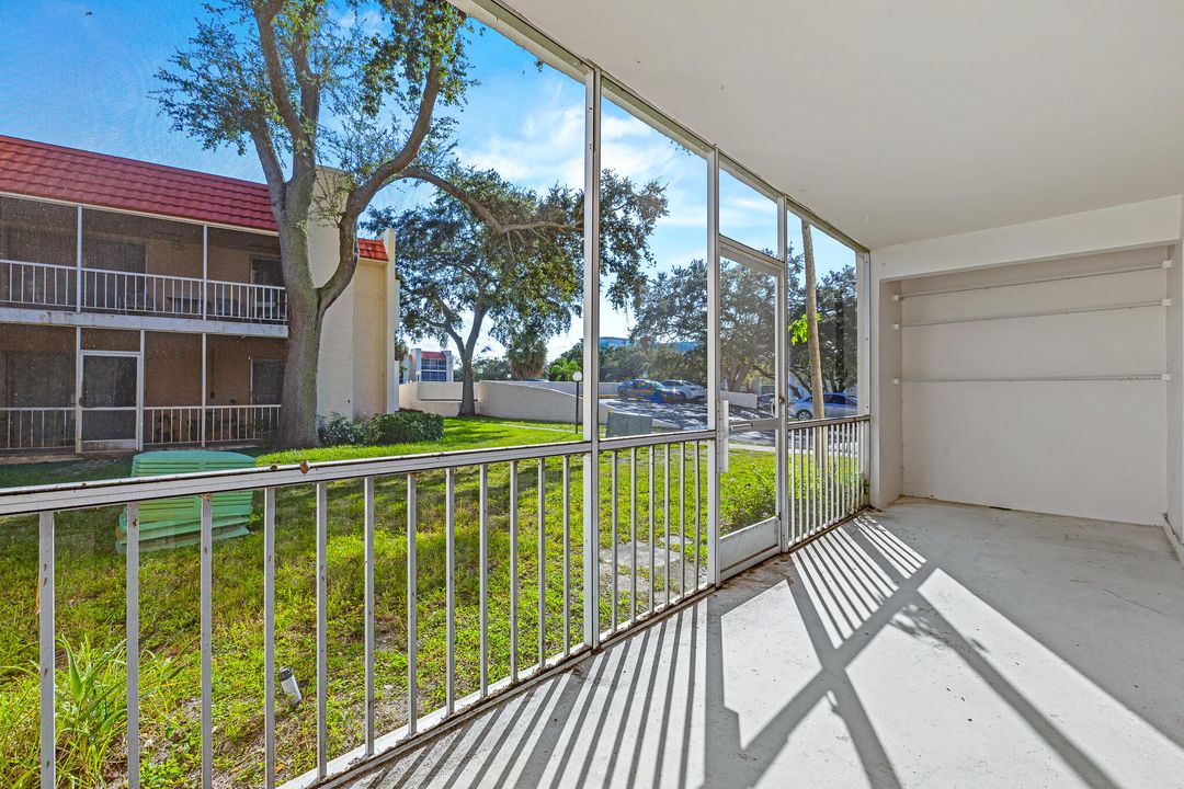 For Rent: $2,000 (2 beds, 2 baths, 847 Square Feet)