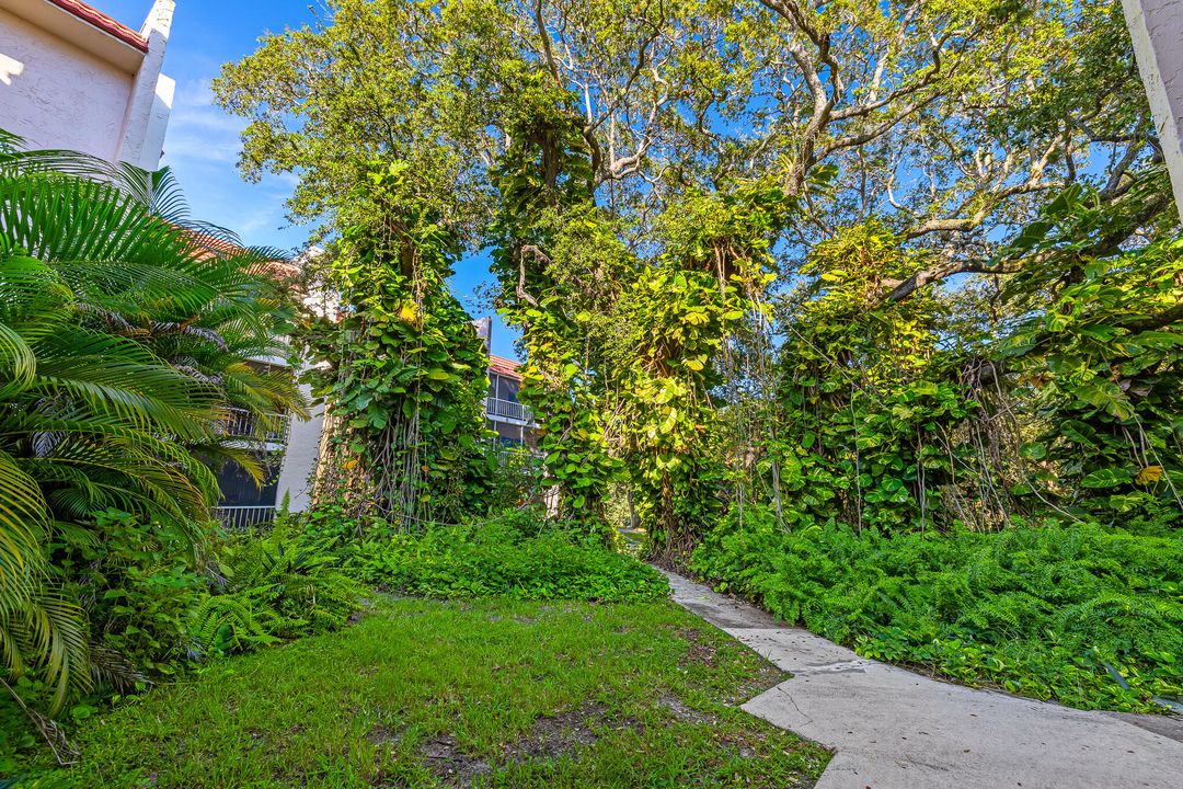 For Rent: $2,000 (2 beds, 2 baths, 847 Square Feet)