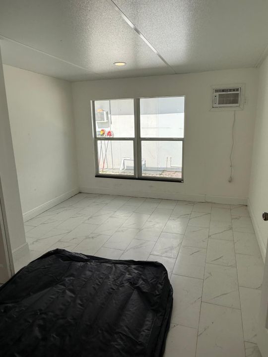 For Sale: $580,000 (4 beds, 3 baths, 1170 Square Feet)