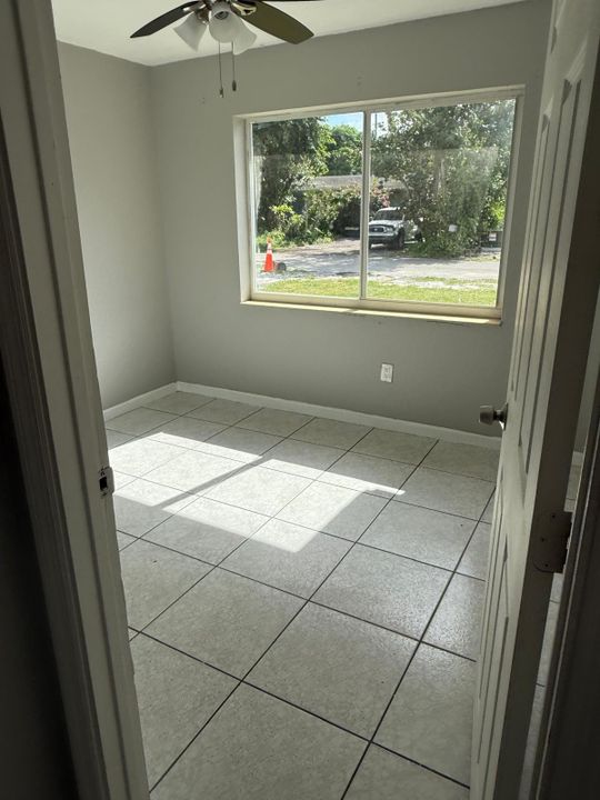 For Sale: $580,000 (4 beds, 3 baths, 1170 Square Feet)