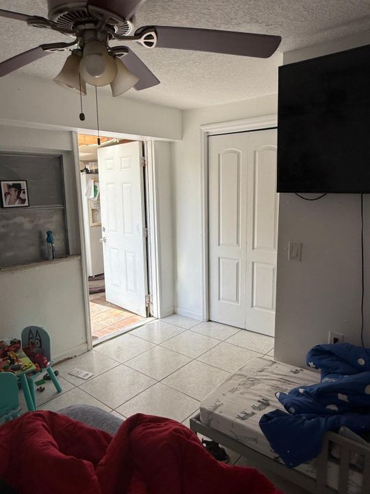 For Sale: $580,000 (4 beds, 3 baths, 1170 Square Feet)