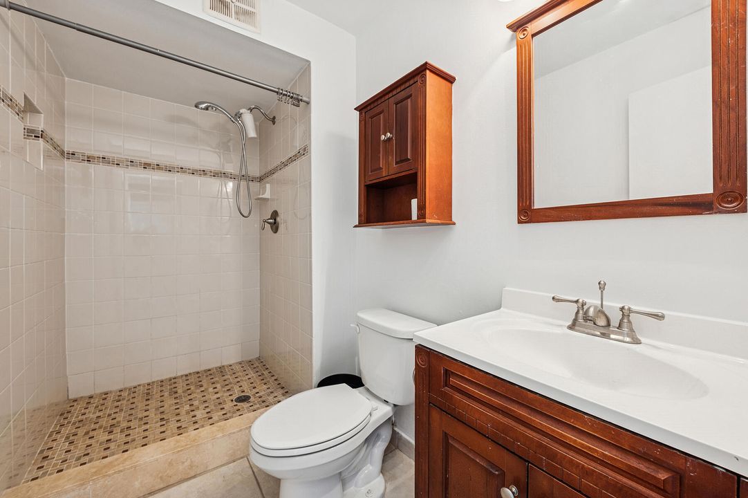 待售: $245,000 (2 贝兹, 2 浴室, 1023 平方英尺)