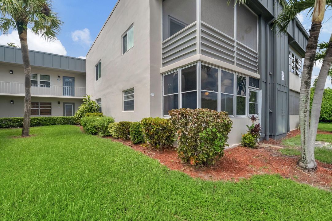 For Rent: $1,400 (1 beds, 1 baths, 760 Square Feet)