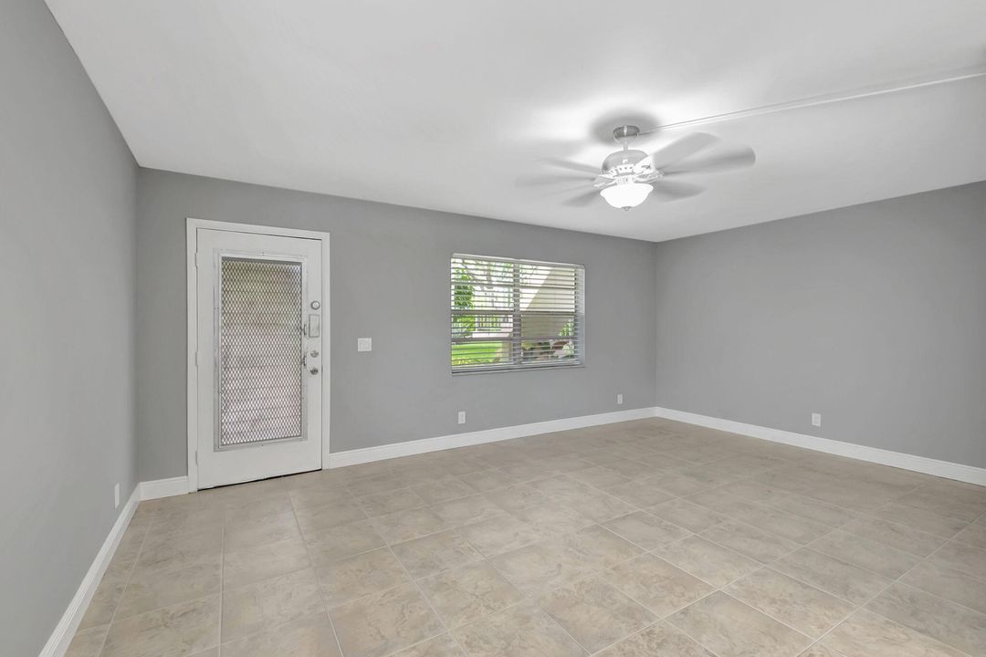 For Rent: $1,400 (1 beds, 1 baths, 760 Square Feet)