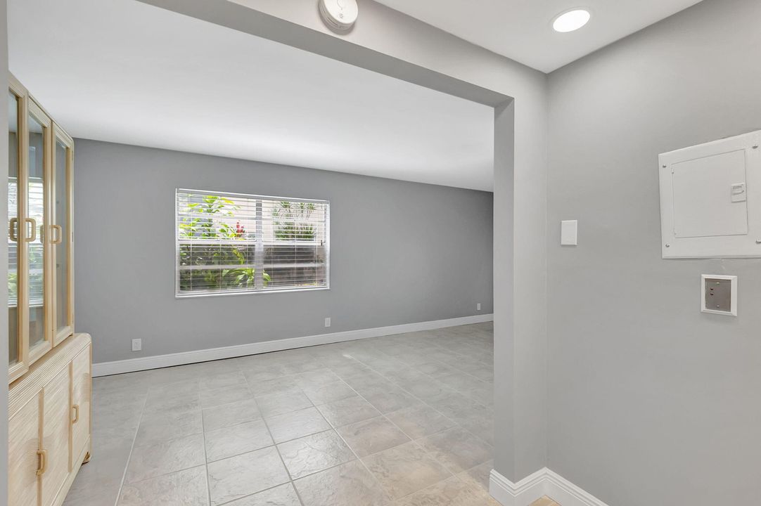 For Rent: $1,400 (1 beds, 1 baths, 760 Square Feet)