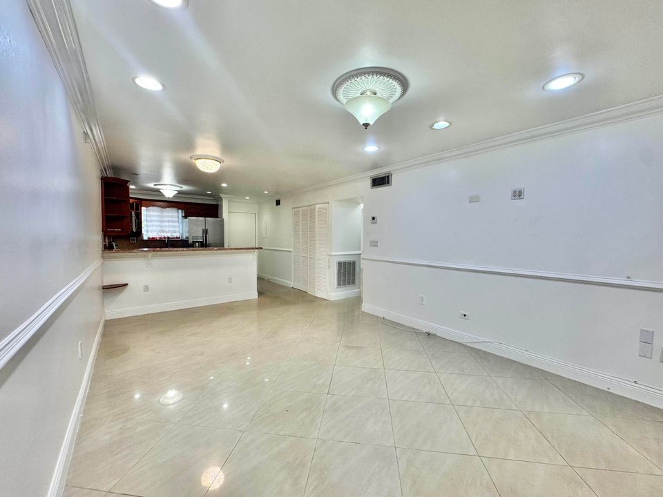 En Venta: $155,000 (2 camas, 1 baños, 728 Pies cuadrados)