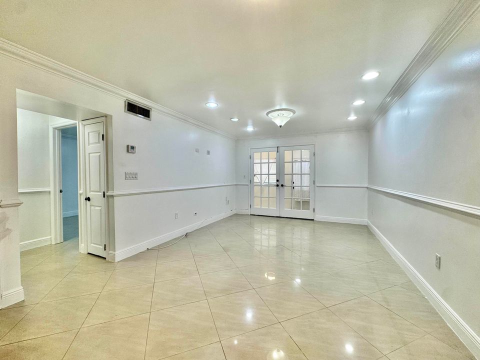 En Venta: $155,000 (2 camas, 1 baños, 728 Pies cuadrados)