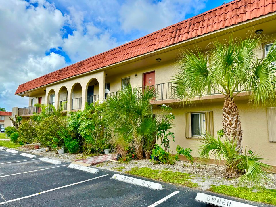 En Venta: $155,000 (2 camas, 1 baños, 728 Pies cuadrados)