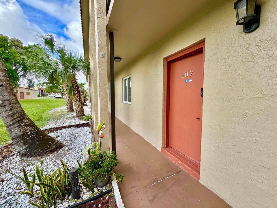 En Venta: $155,000 (2 camas, 1 baños, 728 Pies cuadrados)