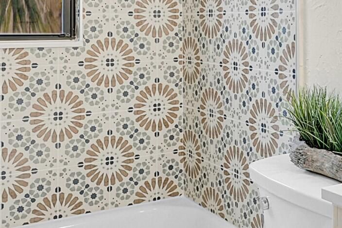 Active With Contract: $549,900 (2 beds, 2 baths, 1100 Square Feet)