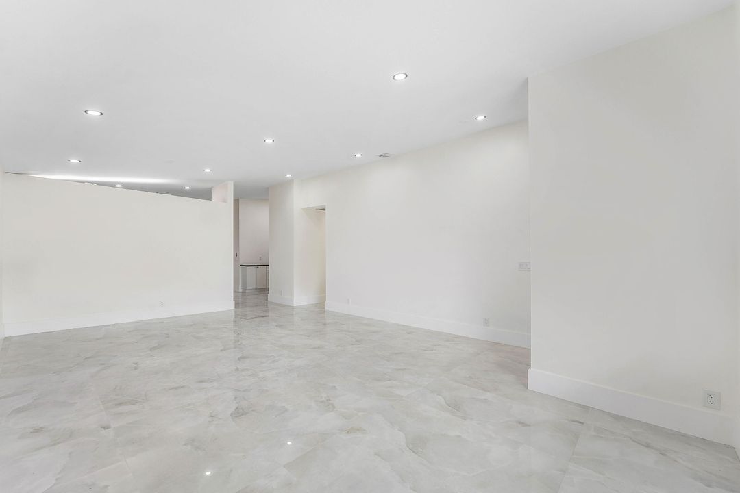 En Renta: $4,600 (3 camas, 2 baños, 2396 Pies cuadrados)