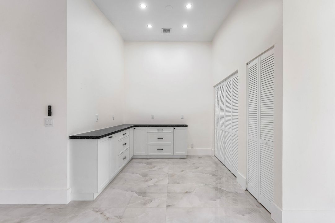 En Renta: $4,600 (3 camas, 2 baños, 2396 Pies cuadrados)