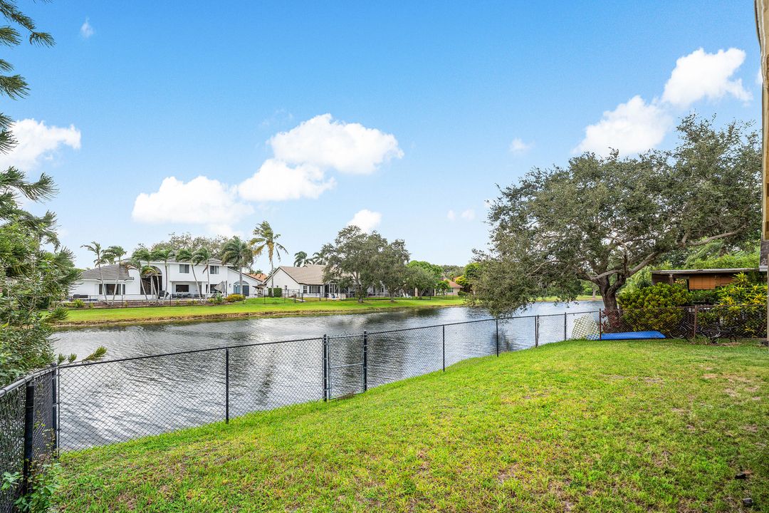 En Renta: $4,600 (3 camas, 2 baños, 2396 Pies cuadrados)