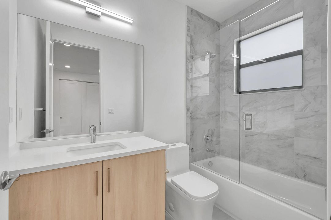 For Sale: $2,795,000 (6 beds, 5 baths, 5330 Square Feet)