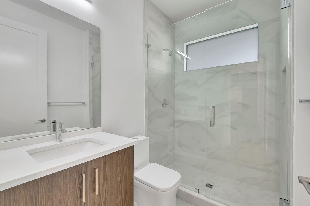 For Sale: $2,795,000 (6 beds, 5 baths, 5330 Square Feet)