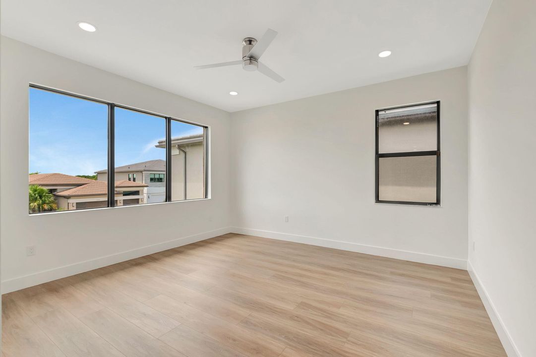 For Sale: $2,795,000 (6 beds, 5 baths, 5330 Square Feet)