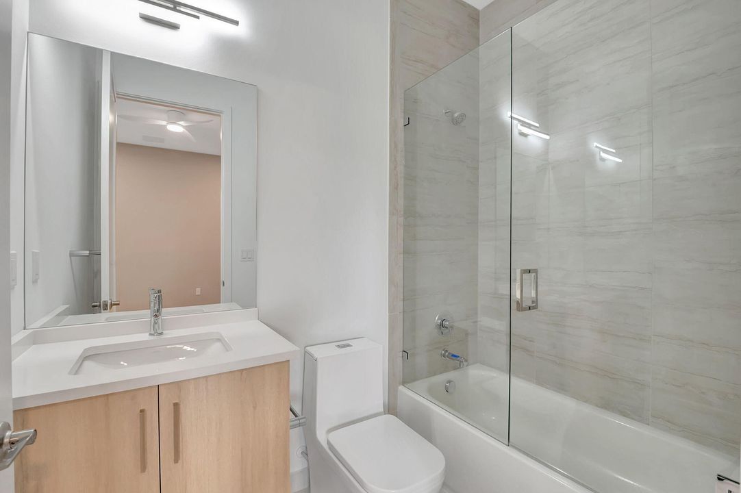 For Sale: $2,795,000 (6 beds, 5 baths, 5330 Square Feet)