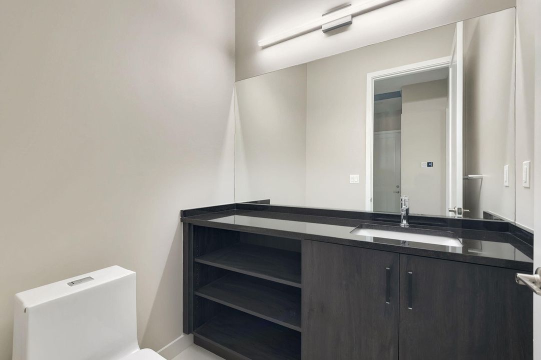 For Sale: $2,795,000 (6 beds, 5 baths, 5330 Square Feet)