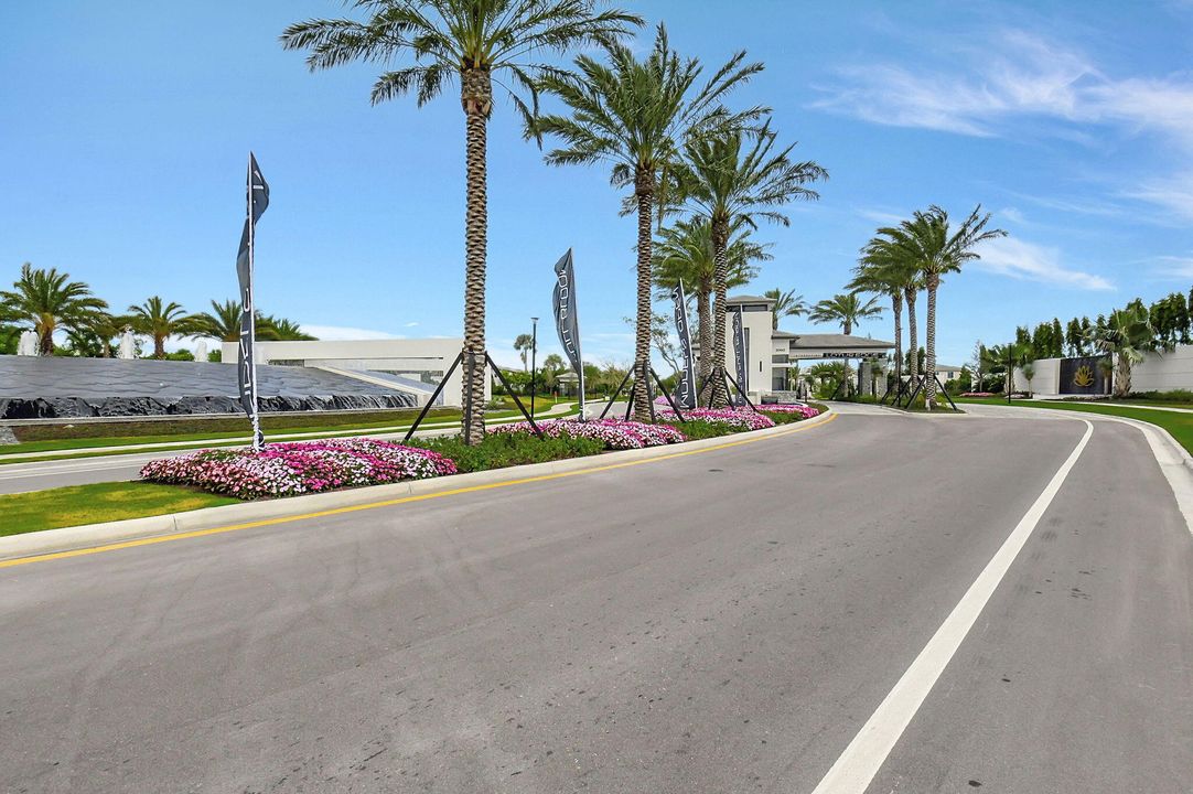 For Sale: $2,795,000 (6 beds, 5 baths, 5330 Square Feet)