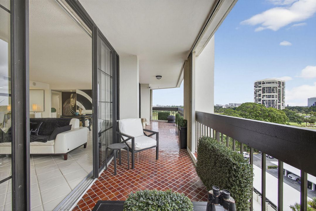 For Sale: $385,000 (3 beds, 2 baths, 1404 Square Feet)