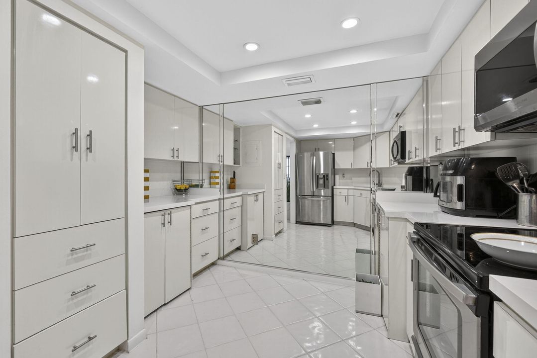 For Sale: $385,000 (3 beds, 2 baths, 1404 Square Feet)