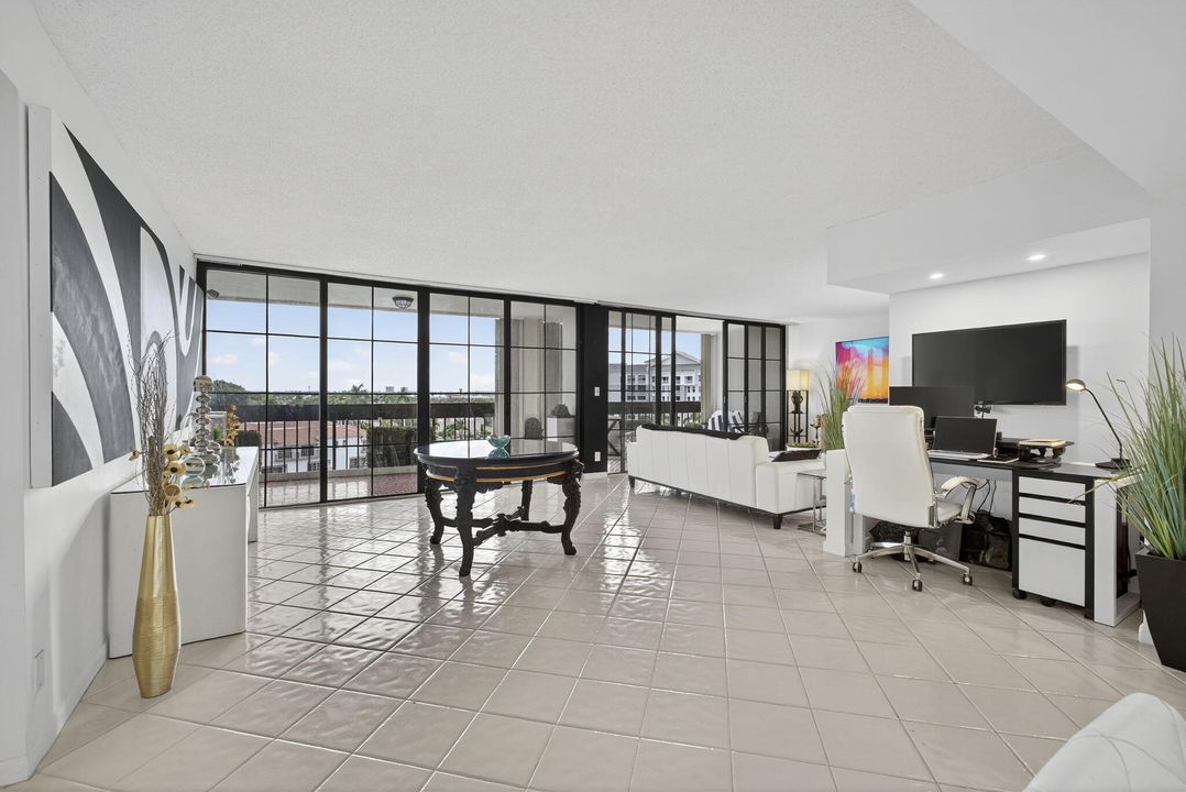 For Sale: $385,000 (3 beds, 2 baths, 1404 Square Feet)