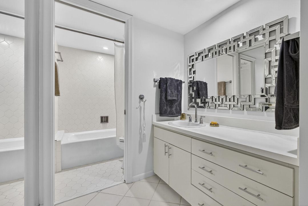 For Sale: $385,000 (3 beds, 2 baths, 1404 Square Feet)