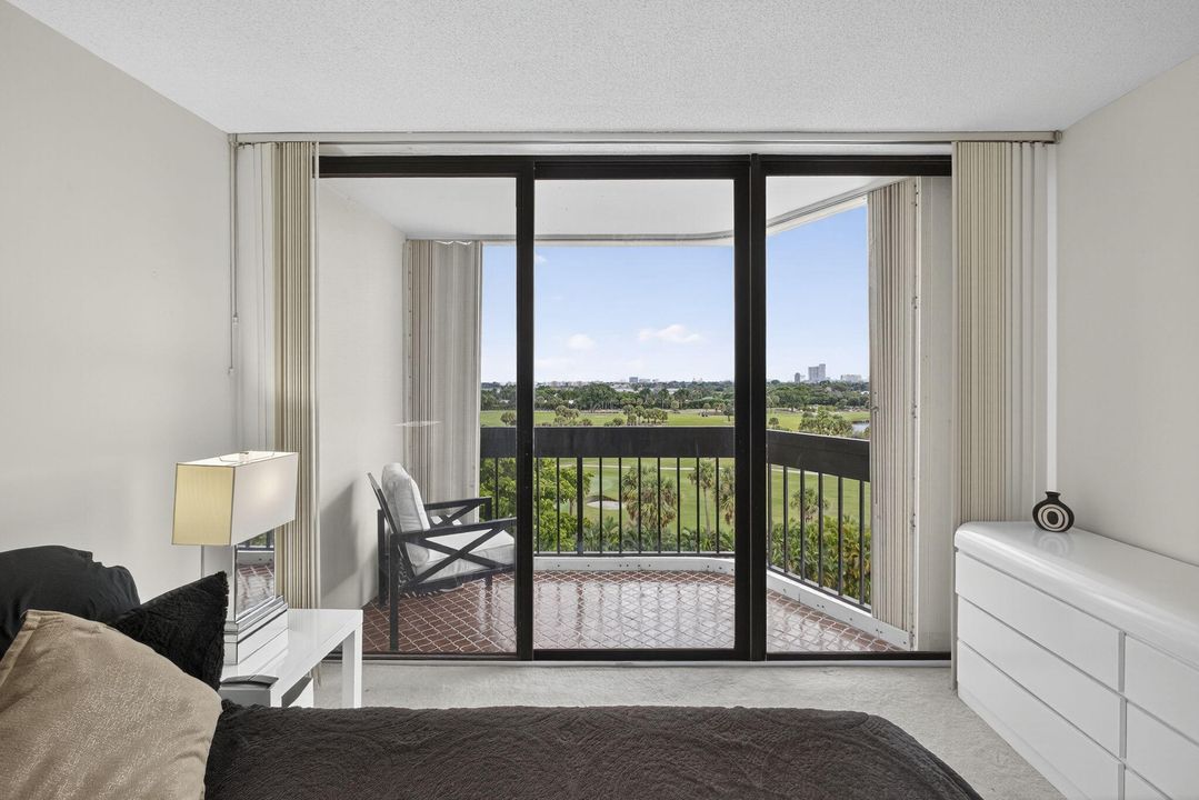 For Sale: $385,000 (3 beds, 2 baths, 1404 Square Feet)