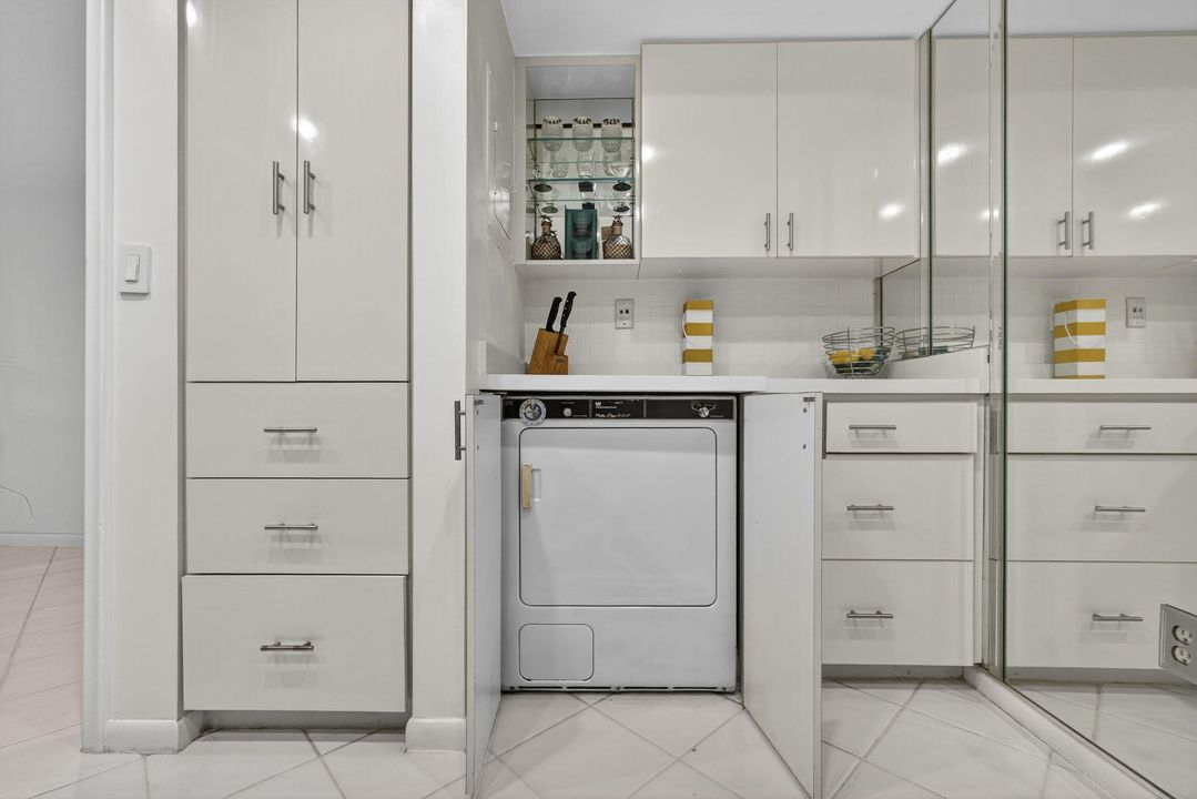 For Sale: $385,000 (3 beds, 2 baths, 1404 Square Feet)