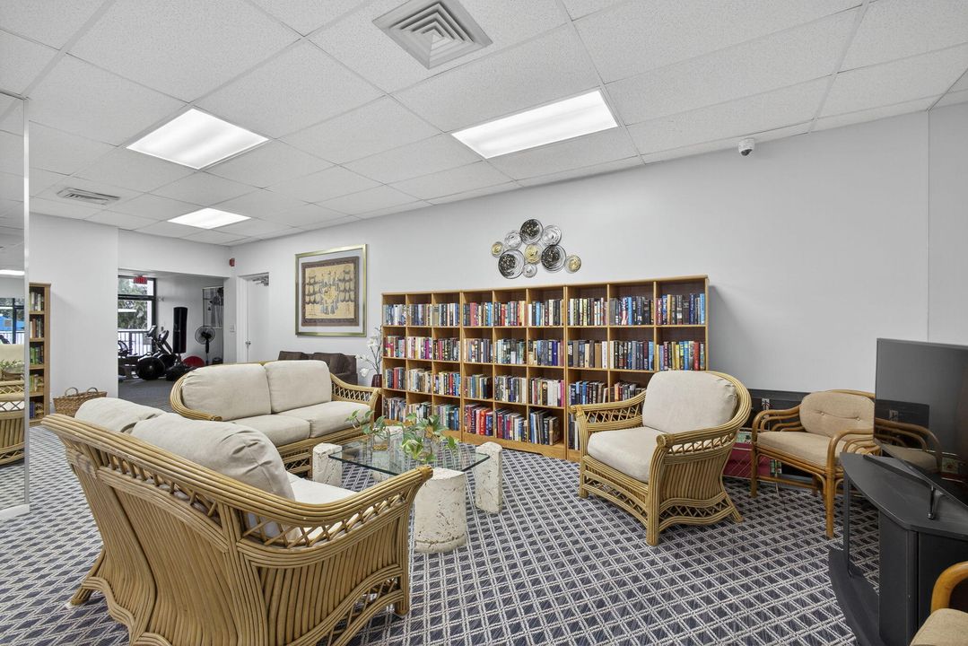 For Sale: $385,000 (3 beds, 2 baths, 1404 Square Feet)