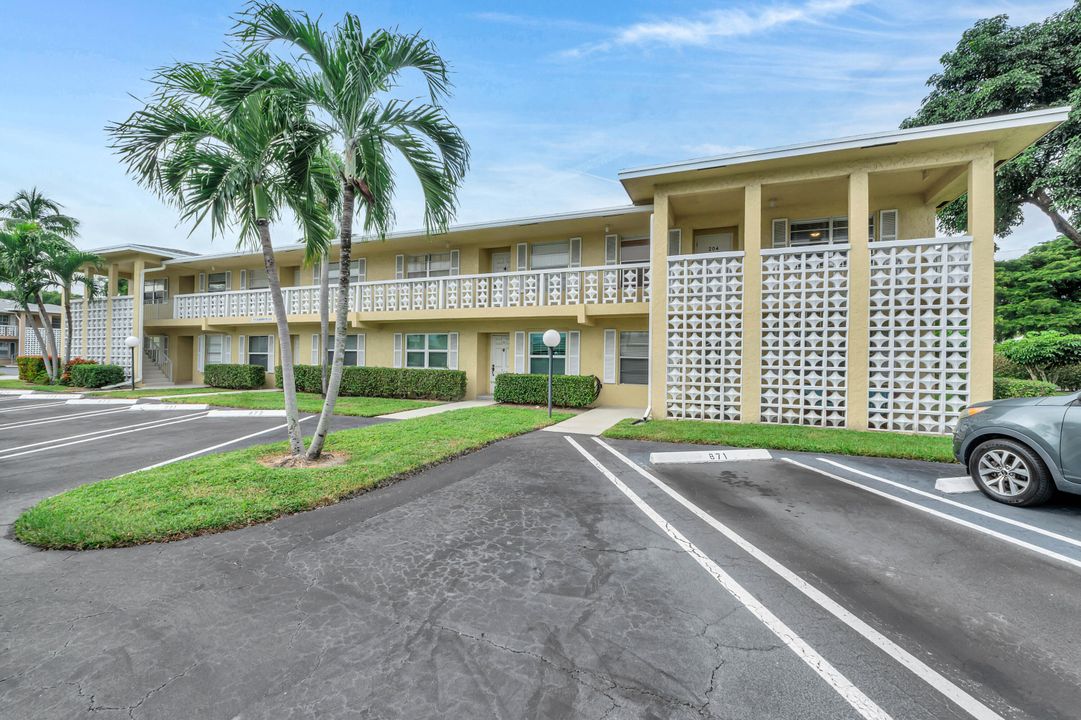 Active With Contract: $177,200 (2 beds, 2 baths, 1167 Square Feet)