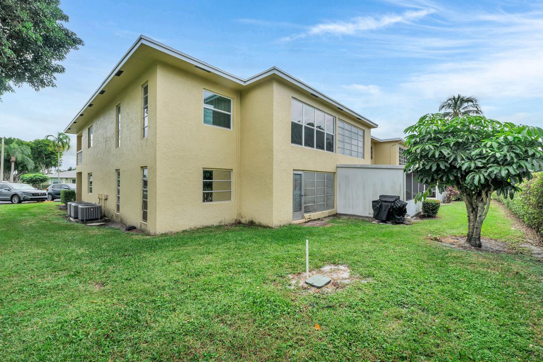 Active With Contract: $177,200 (2 beds, 2 baths, 1167 Square Feet)