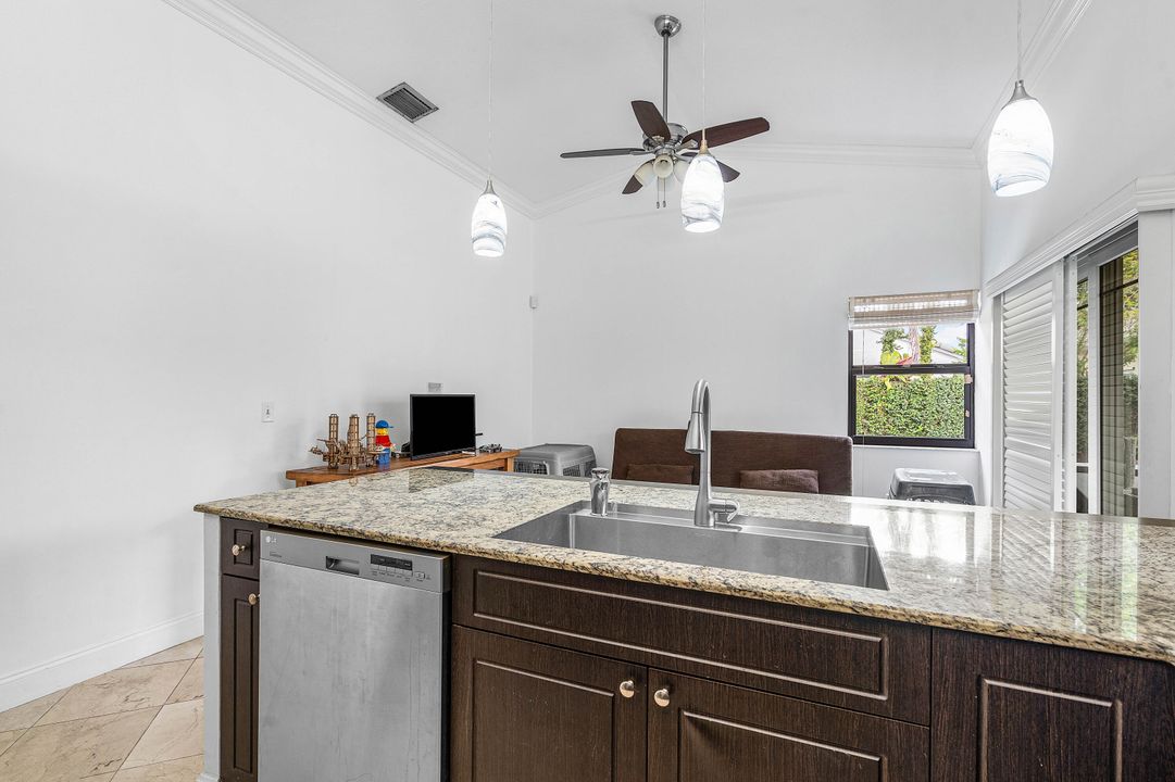 Под контрактом: $3,700 (3 спален, 2 ванн, 1546 Квадратных фут)