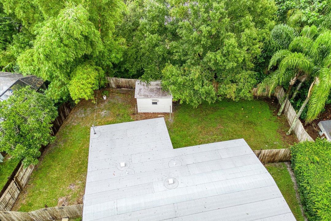 For Sale: $259,999 (2 beds, 1 baths, 1032 Square Feet)