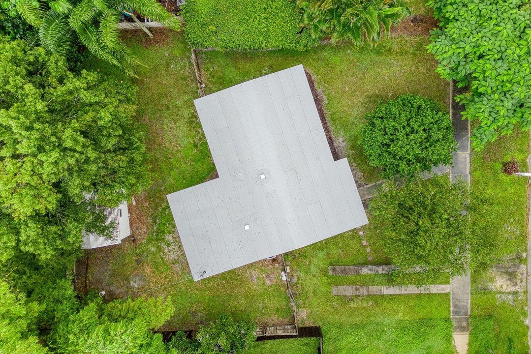 For Sale: $259,999 (2 beds, 1 baths, 1032 Square Feet)